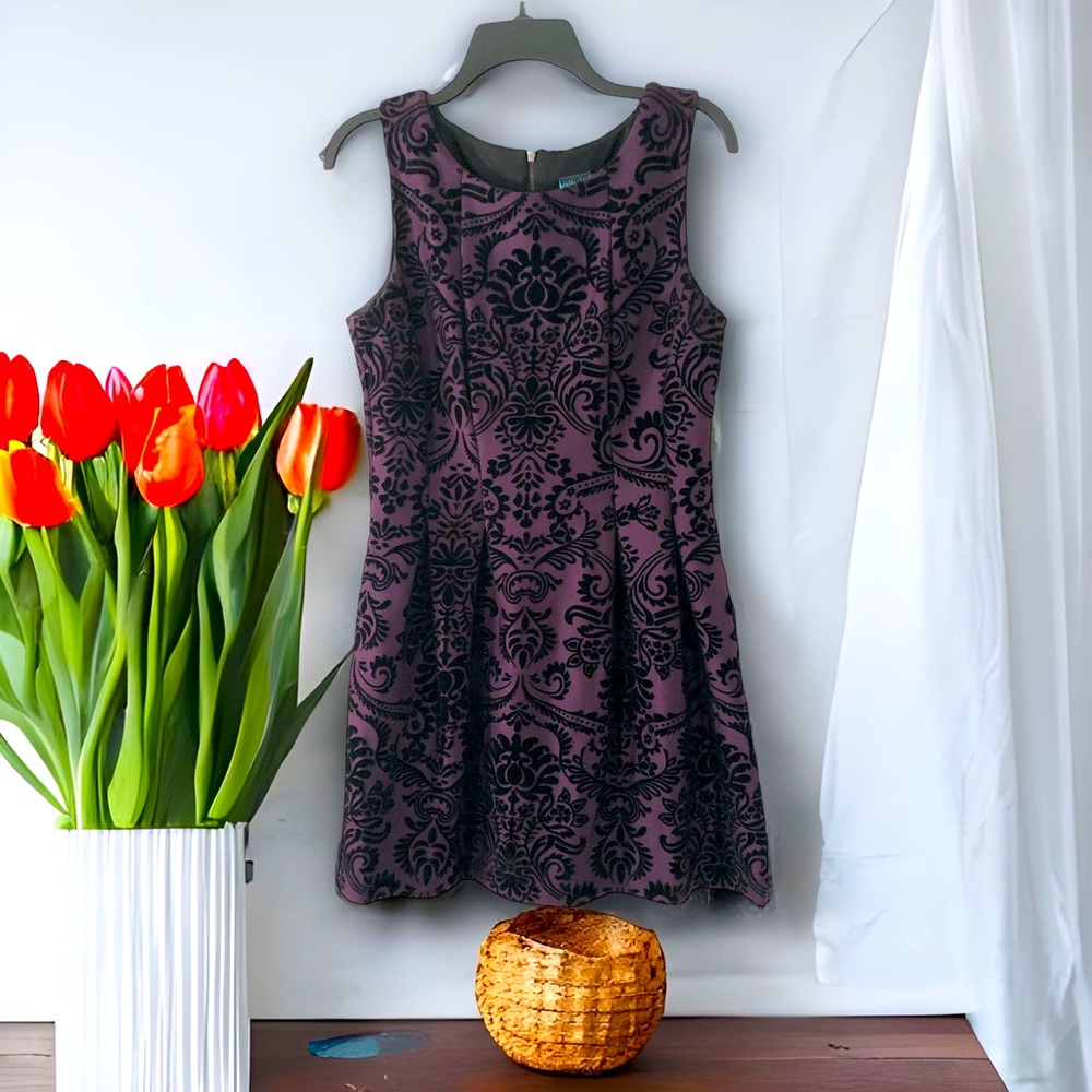Gabby Skye Sleeveless Cocktail Dress